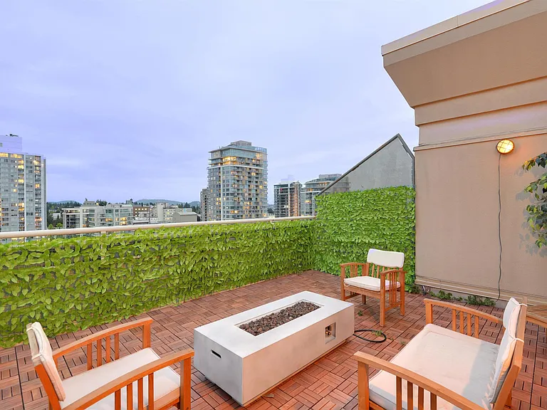 121 W 15th St #1604 — Photo 9