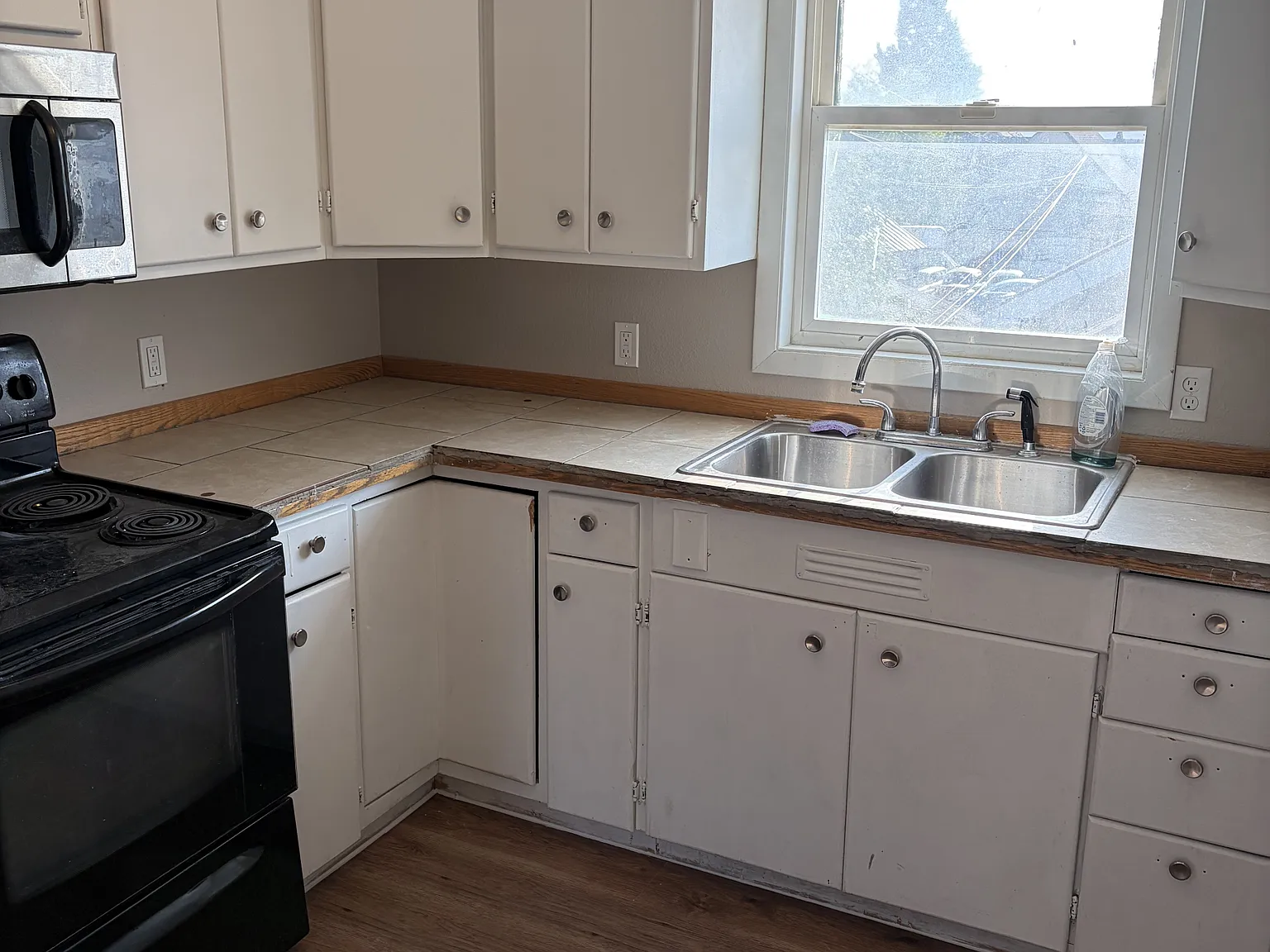 421 Oak Street - 3 — Photo 2