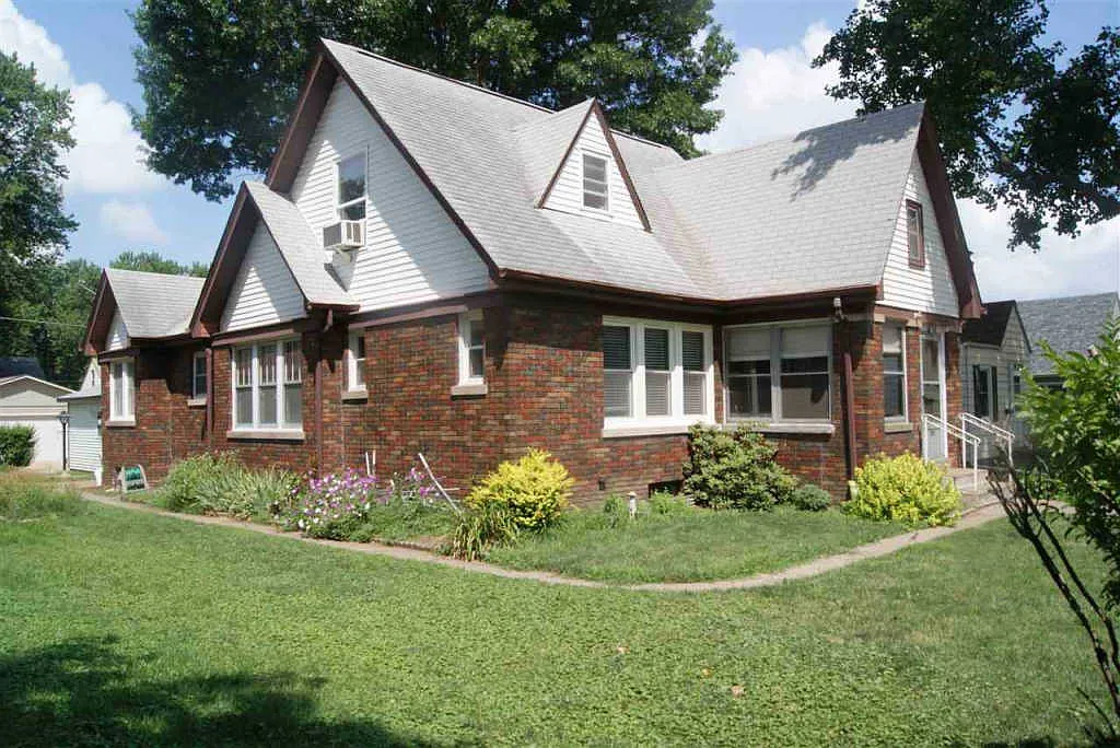 2230 Davie St photo 1