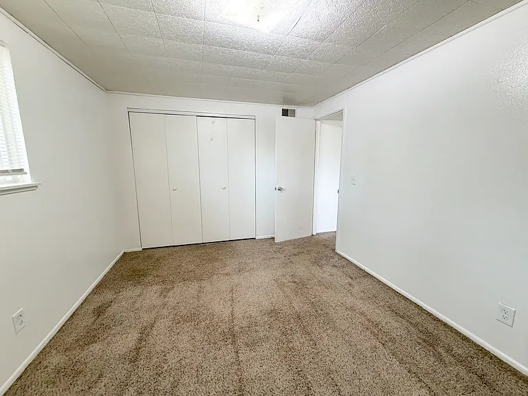 4 Birch Ct #5 — Photo 10
