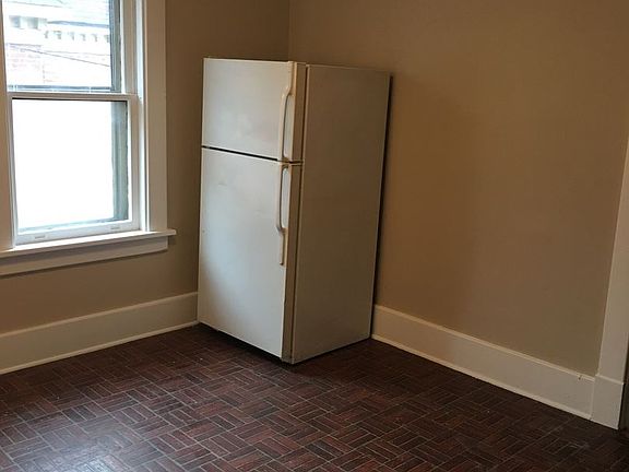 3rd image of 3013 Peach St #2