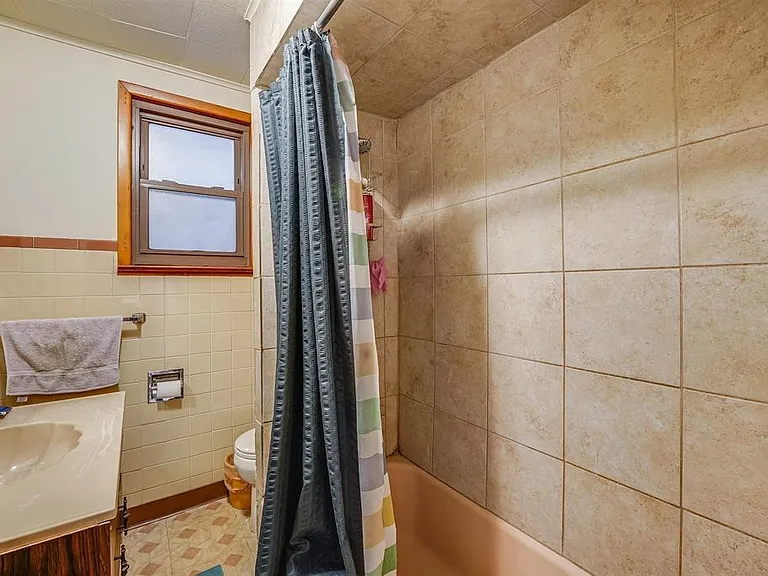 98 W 47th St #1 — Photo 17