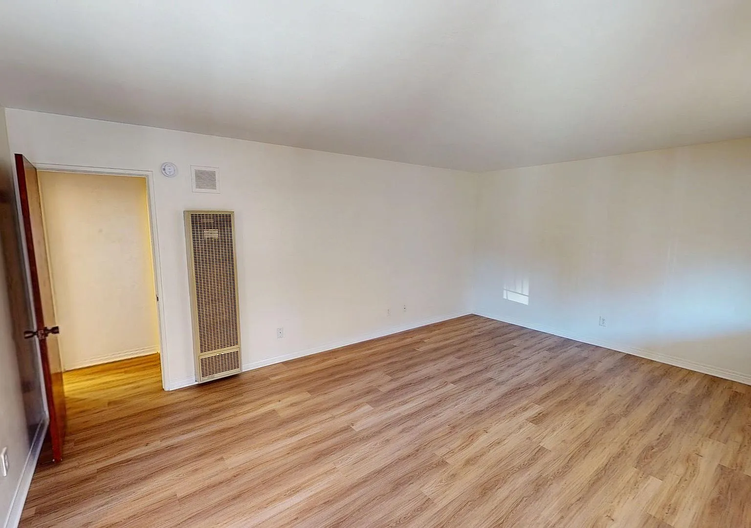 1030 Isabella Ave — Photo 2