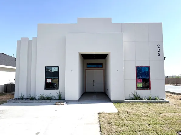 225 Lusitano Dr, Laredo, TX 78046