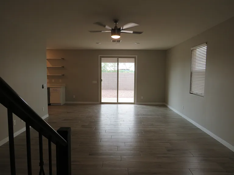 40537 W Helen Ct — Photo 2