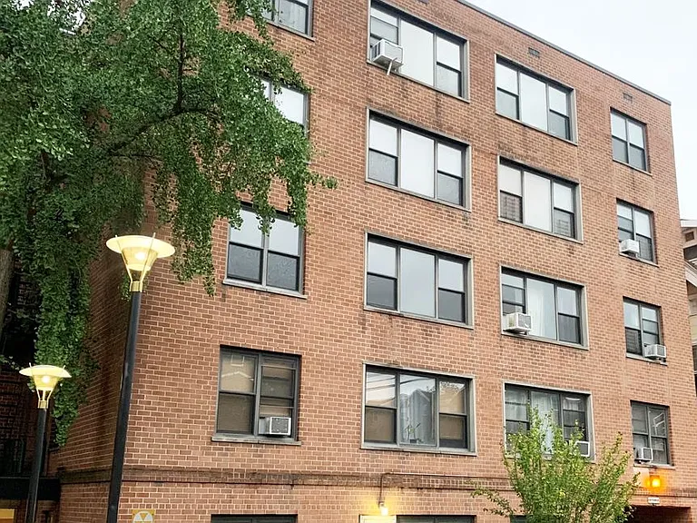 Martin Manor — Photo 21
