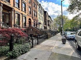 330 Lewis Ave