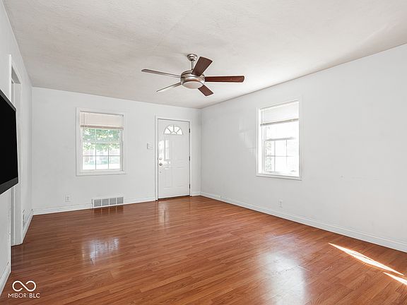 4th image of 366 S Webster Ave