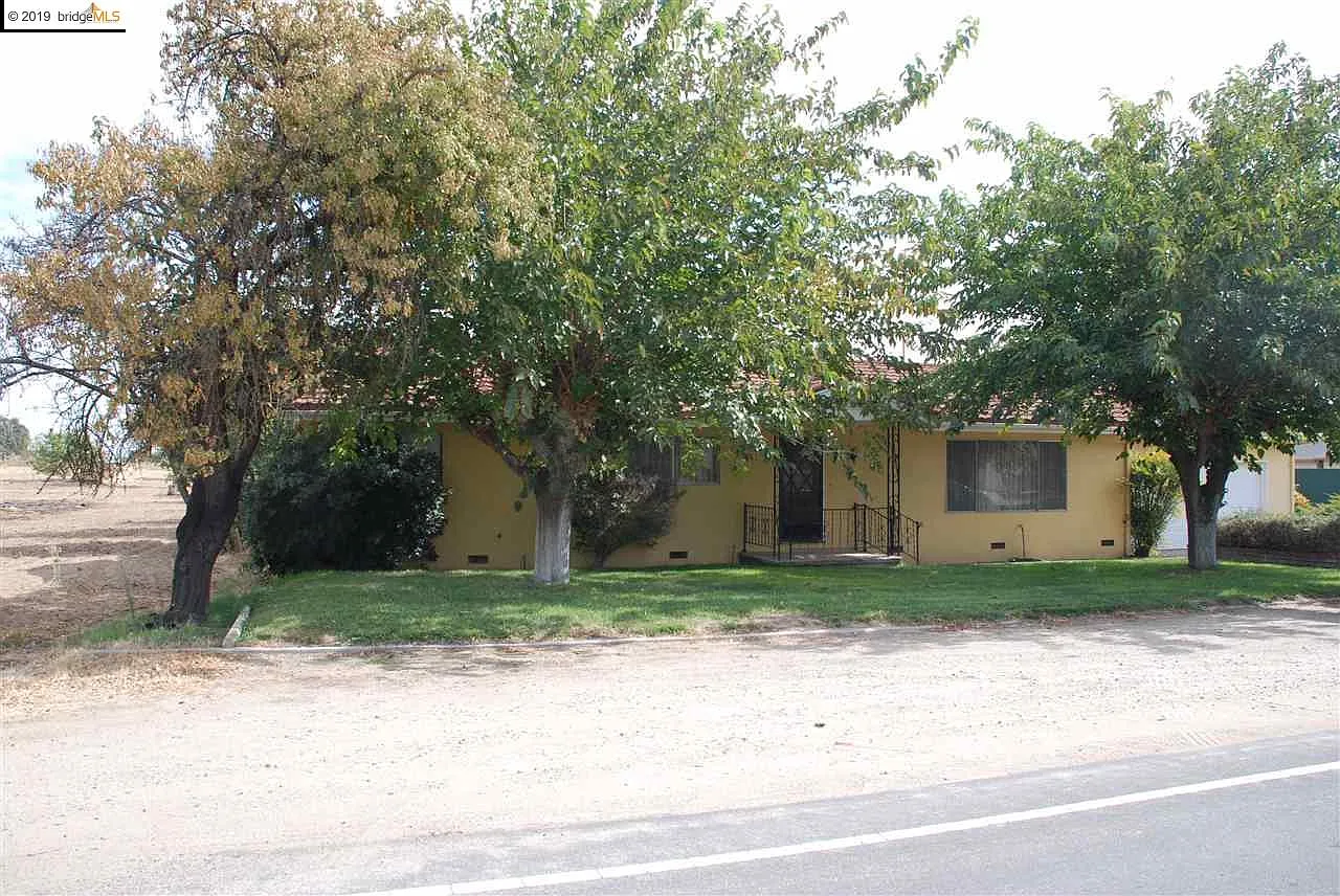 2810 Anderson Ln photo 1