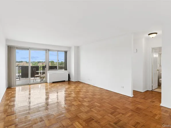1815 215th Street #6C, Bayside, NY 11360