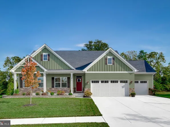 1424 Recife Ct, Martinsburg, WV 25403