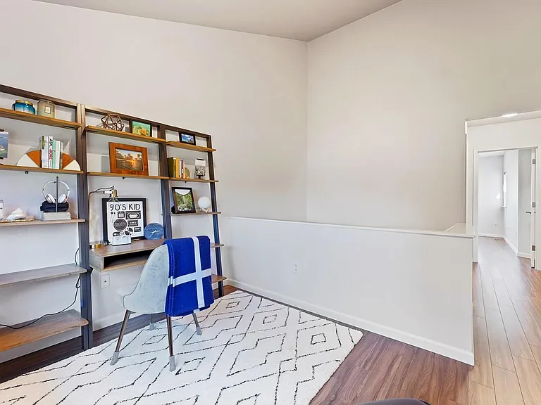 465 Queen Ave NE #403 — Photo 15