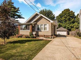 306 S Cedar St, Washington, IL 61571