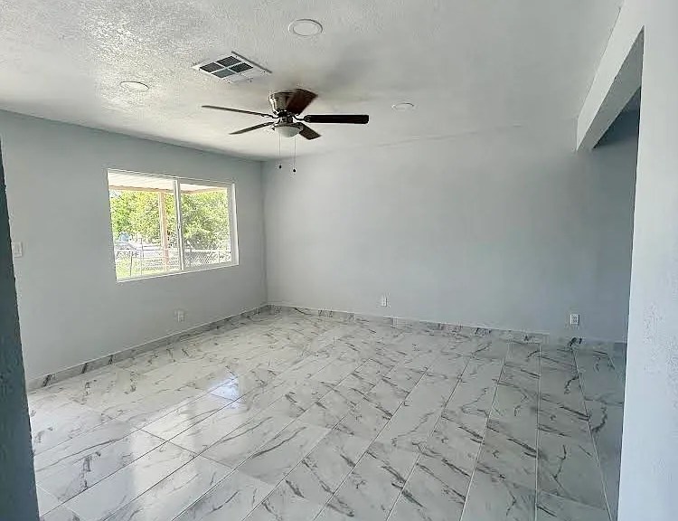 2032 Norwalk St — Photo 4