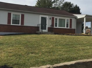 89 1st St, Collinsville, VA 24078