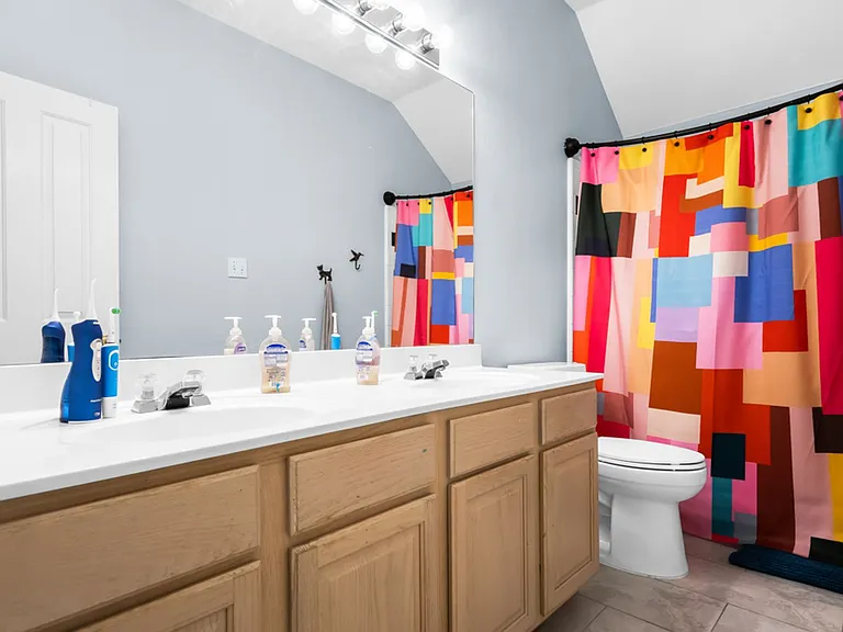 1318 Barton Crk — Photo 23