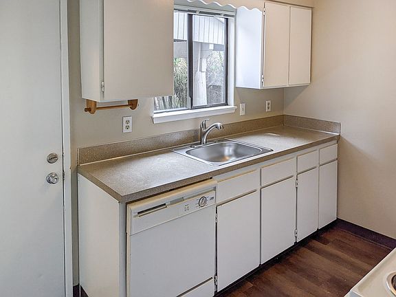 4th image of 2489-2499 Hyde St SE #2489