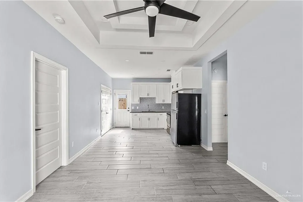 3 bed, 2.0 bath, 1000 sqft, $1,100 — Photo 4