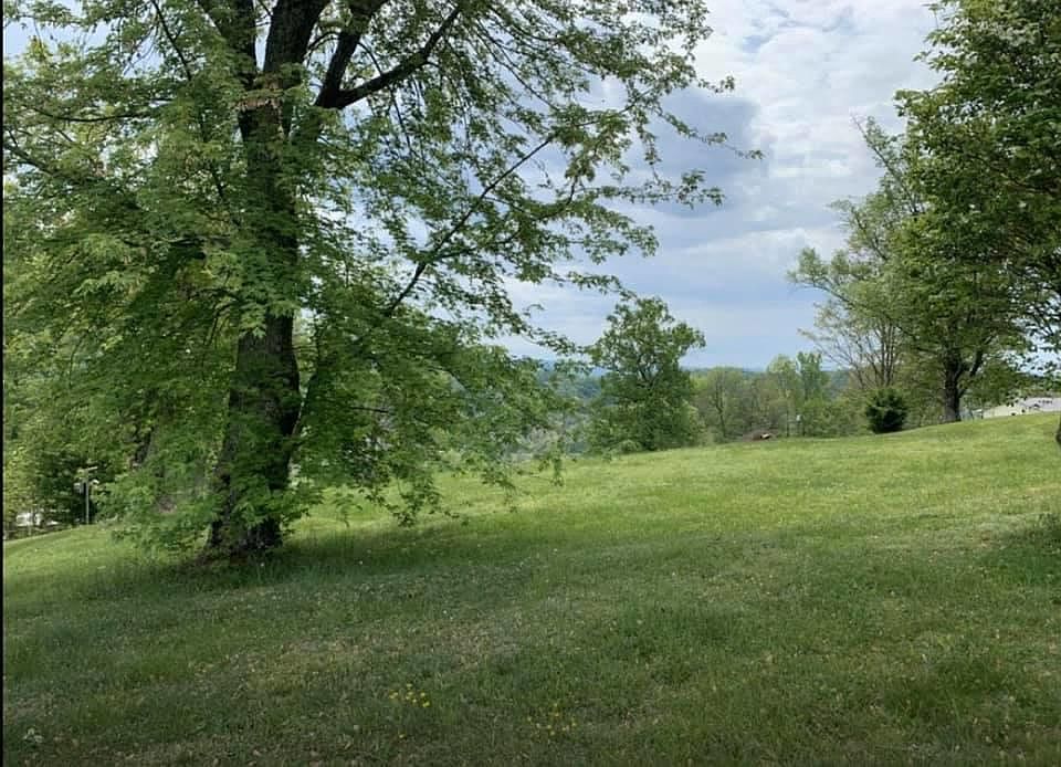 1st image of Carolina St