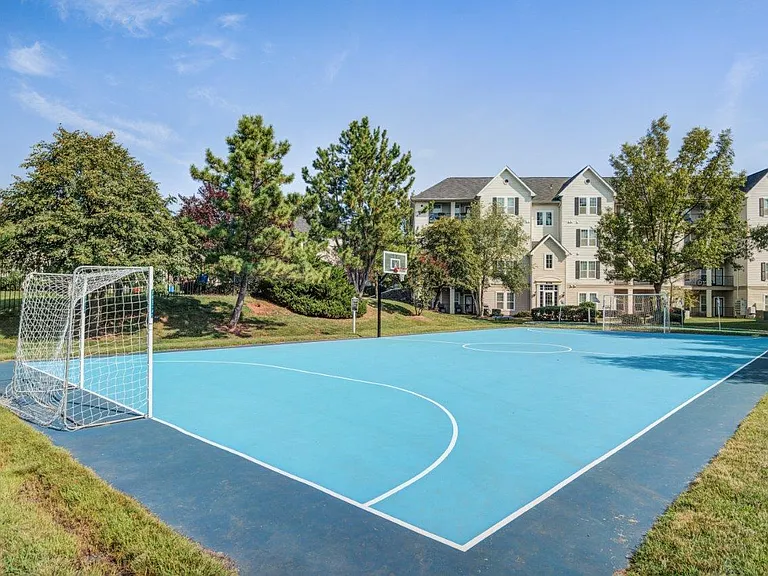 Village at Potomac Falls Apartment Homes — Photo 29