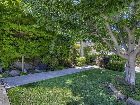 3rd image of 1888 Stageline Cir
