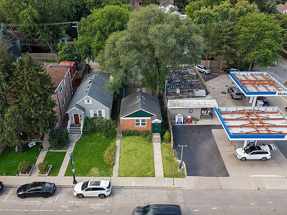 3rd image of 2958 Central St