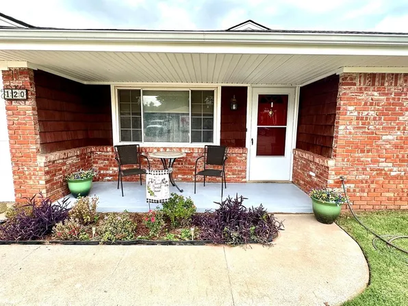 120 Ruskin Pl, Chickasha, OK 73018