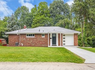 1185 Saint Vincent Dr, Monroeville, PA