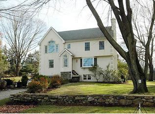 8 Smicap Ln, Westport, CT 06880