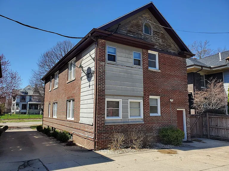 712 Seminary St — Photo 9