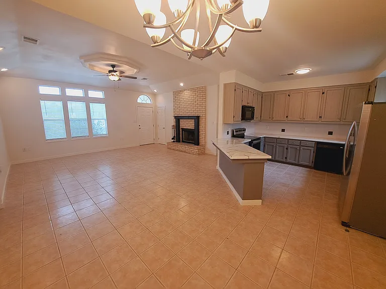 21604 Boggy Ford Rd — Photo 6