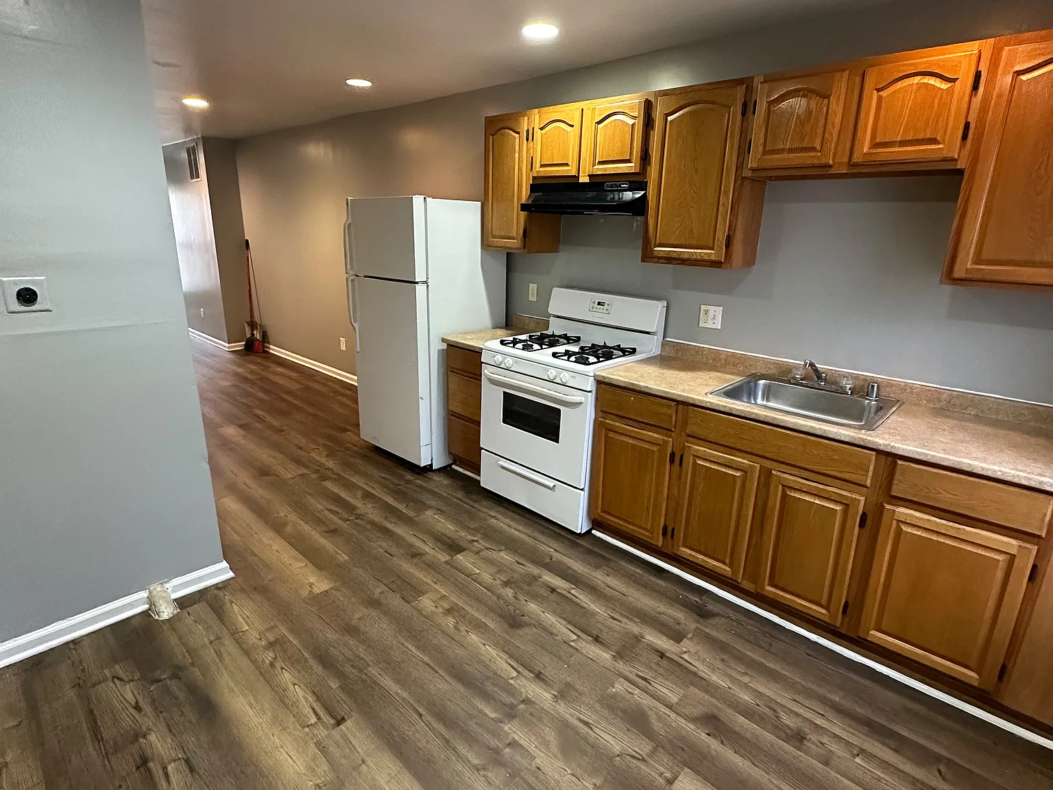2 bed, 1.5 bath, $1,700 — Photo 4