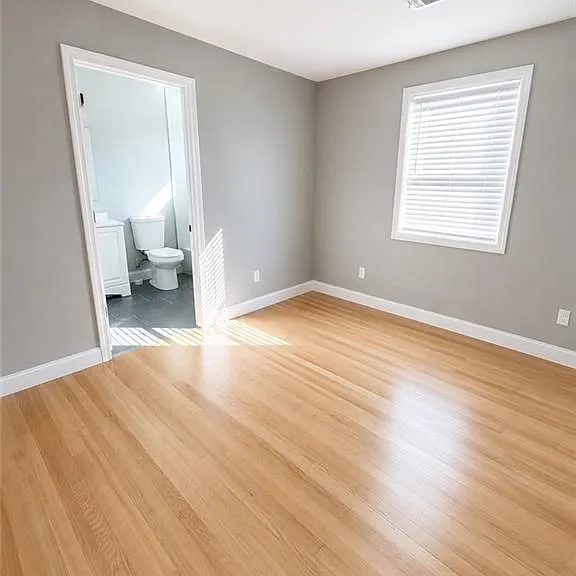 31 Vandewater St — Photo 4