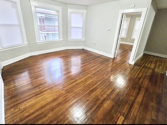 5th image of 86 Dickerman St #2