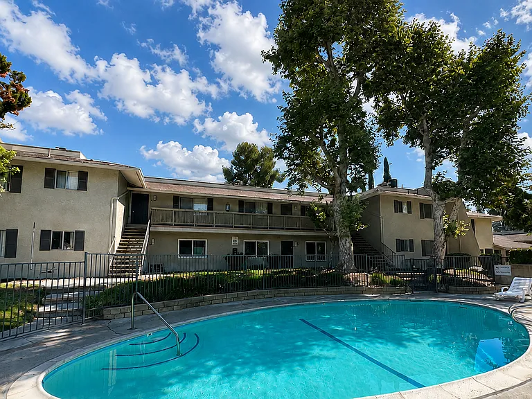 Casa Verde at Canyon Crest Apartments — Photo 10