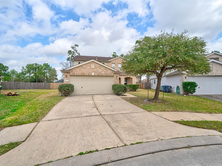 3211 Legends Hill Ct — Photo 2