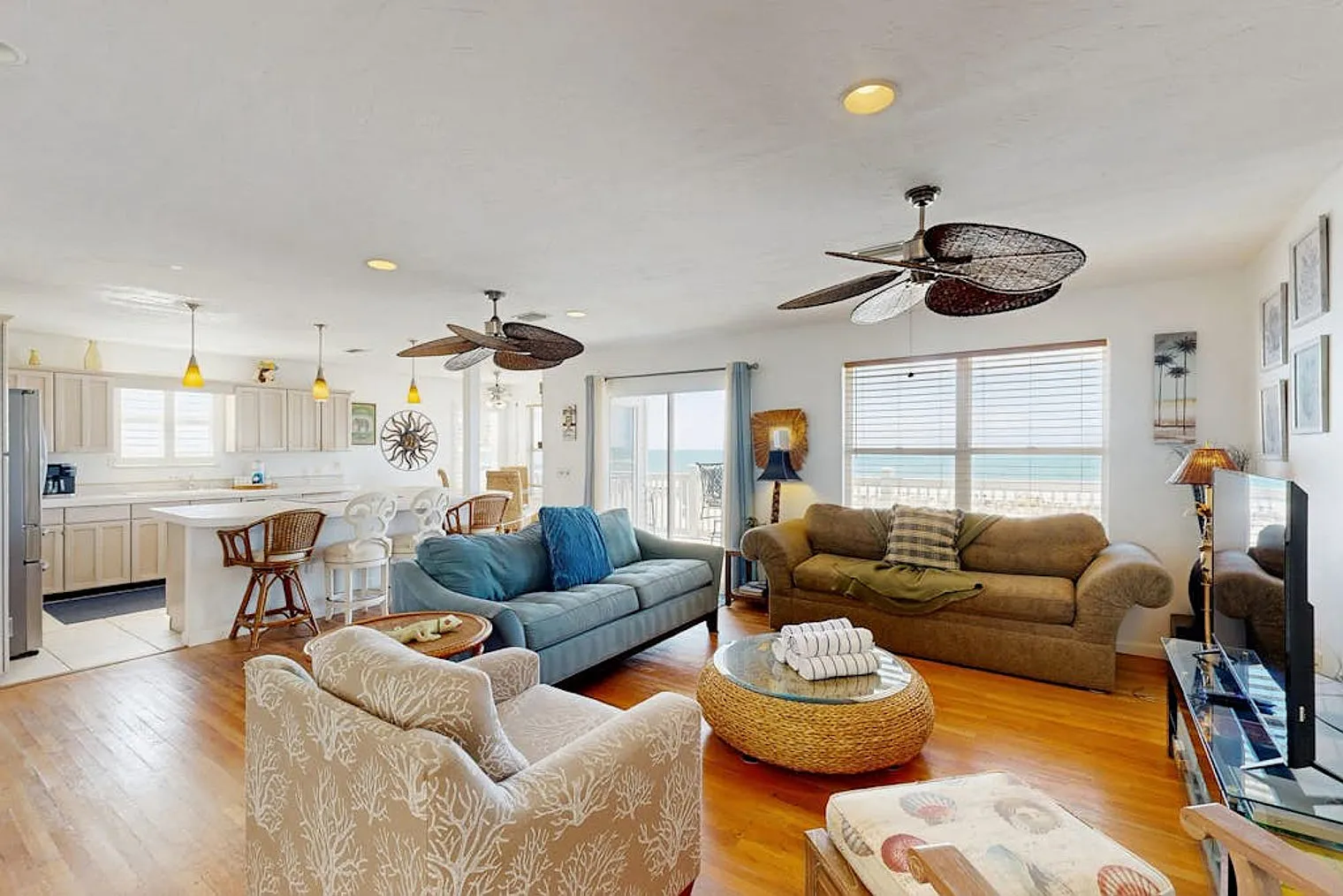 2 bed, 2.0 bath, 1550 sqft, $6,270 — Photo 1