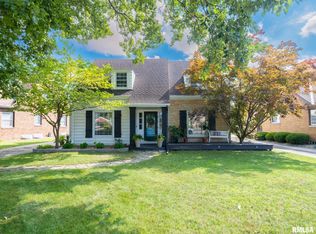 810 W Stratford Dr, Peoria, IL