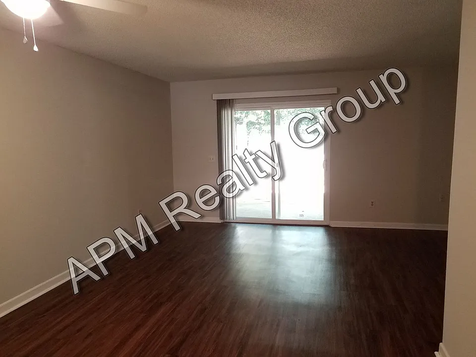 101 Cherry Hall Dr #17