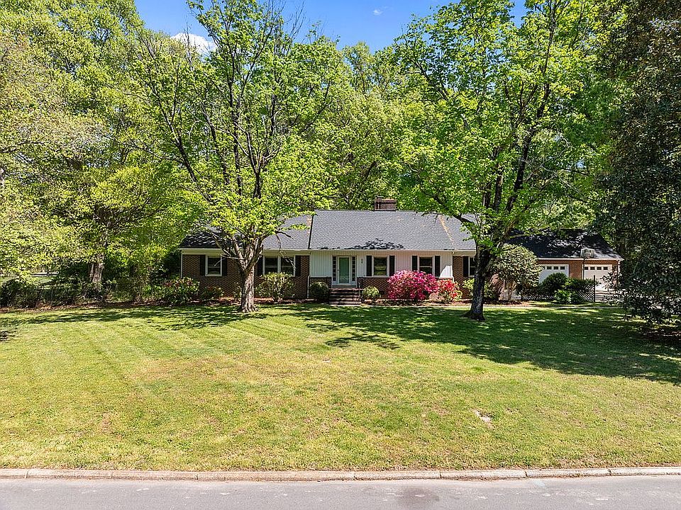 1st image of 68 Oakwood Dr
