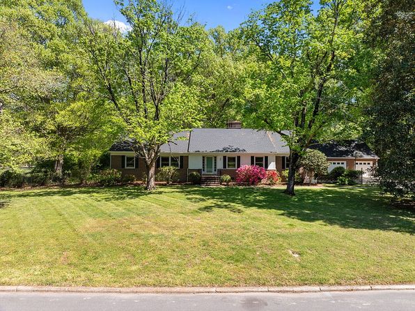 68 Oakwood Dr