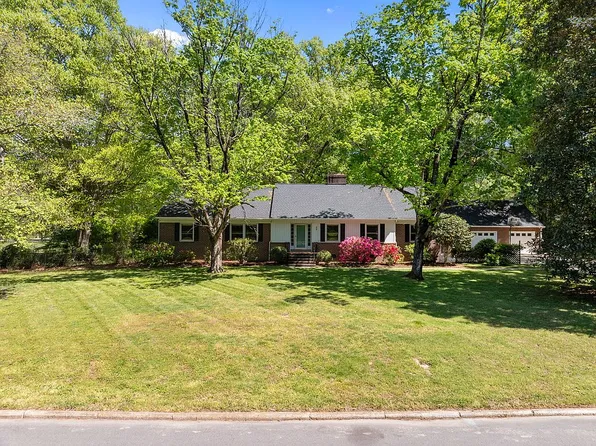 68 Oakwood Dr, Chapel Hill, NC 27517
