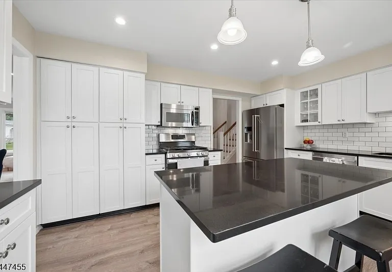 135 Commonwealth Ave — Photo 16