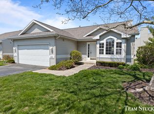 10921 Aspen Trl, Zeeland, MI 49464