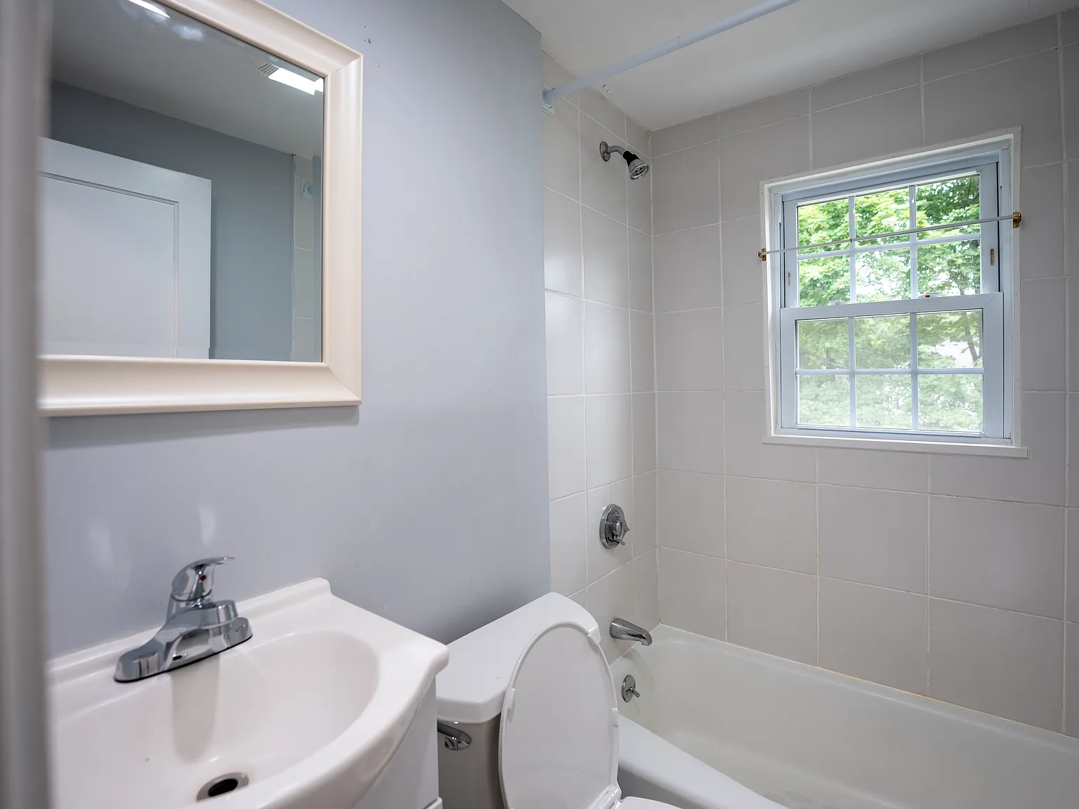 2 bed, 1100 sqft, $3,600 — Photo 4