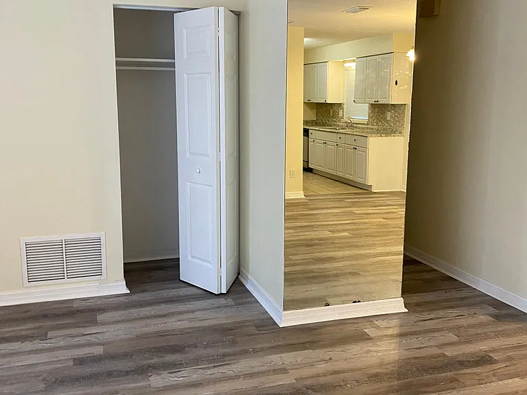 1279 Tivoli Dr — Photo 18