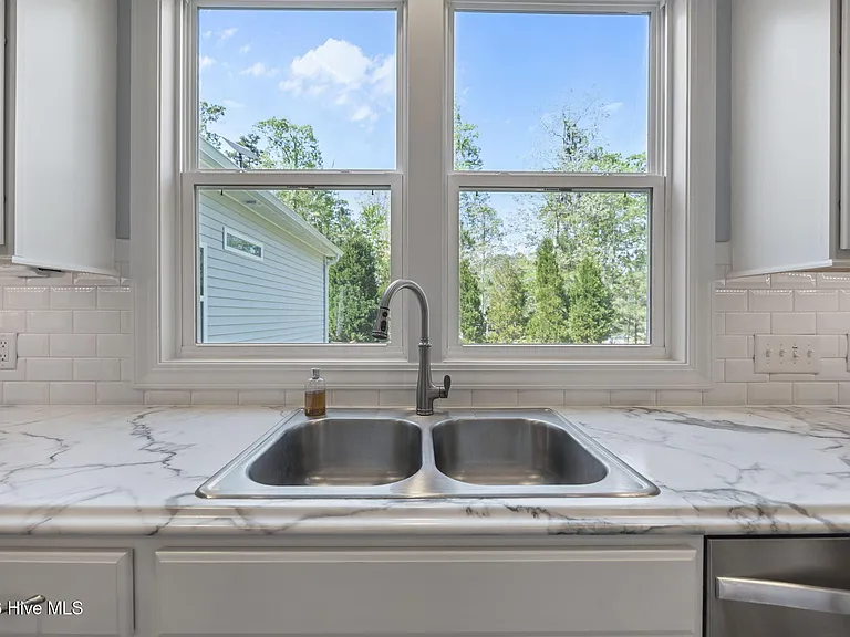 164 Bay View Dr — Photo 6