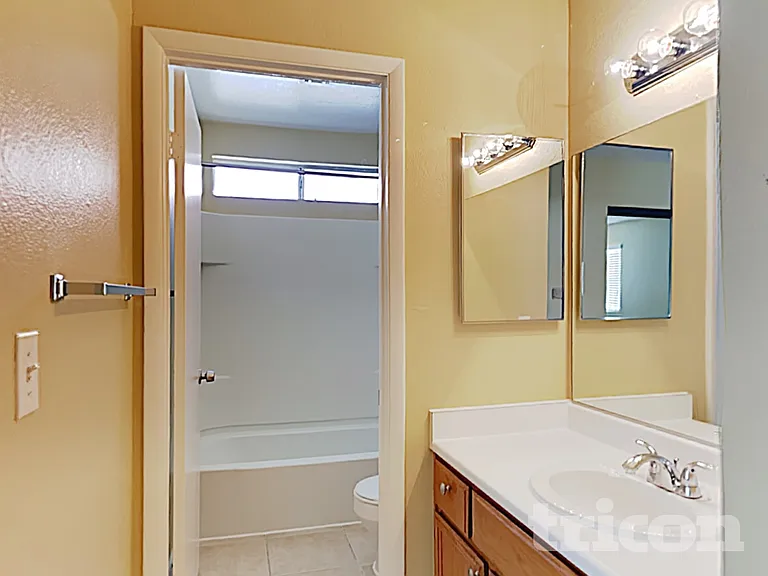 625 Freeburg Pl — Photo 24
