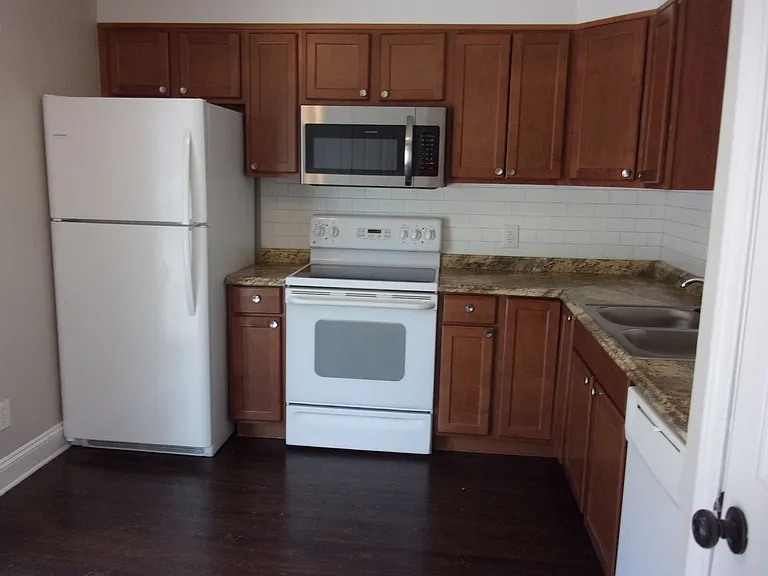 408 Ebenezer Ave — Photo 20