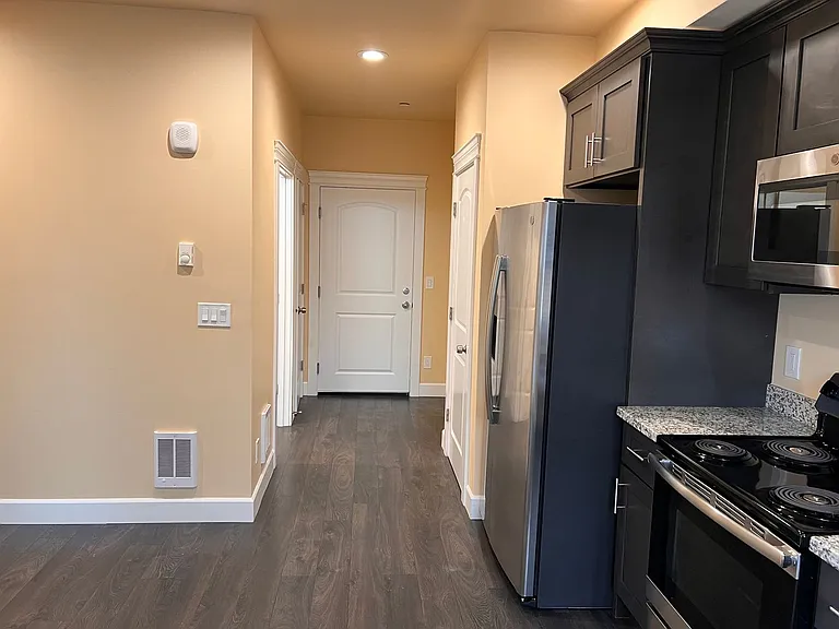 Marigold Apartments — Photo 47